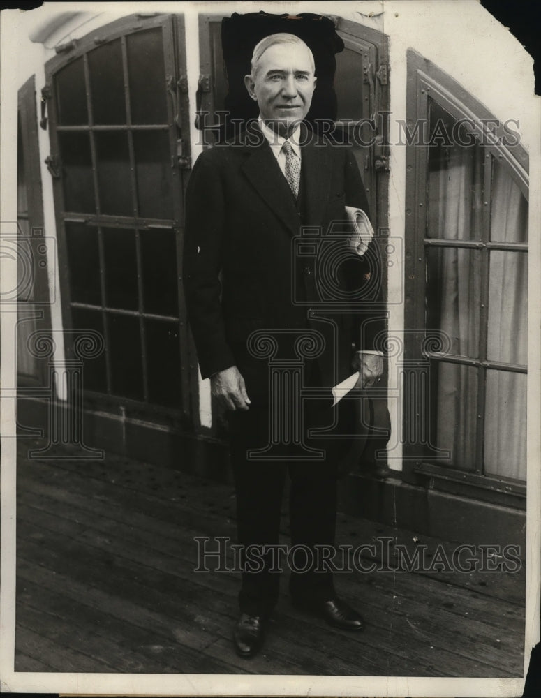 1930 Press Photo Congressman Fred A. Britten in New York Aboard SS Leviathan