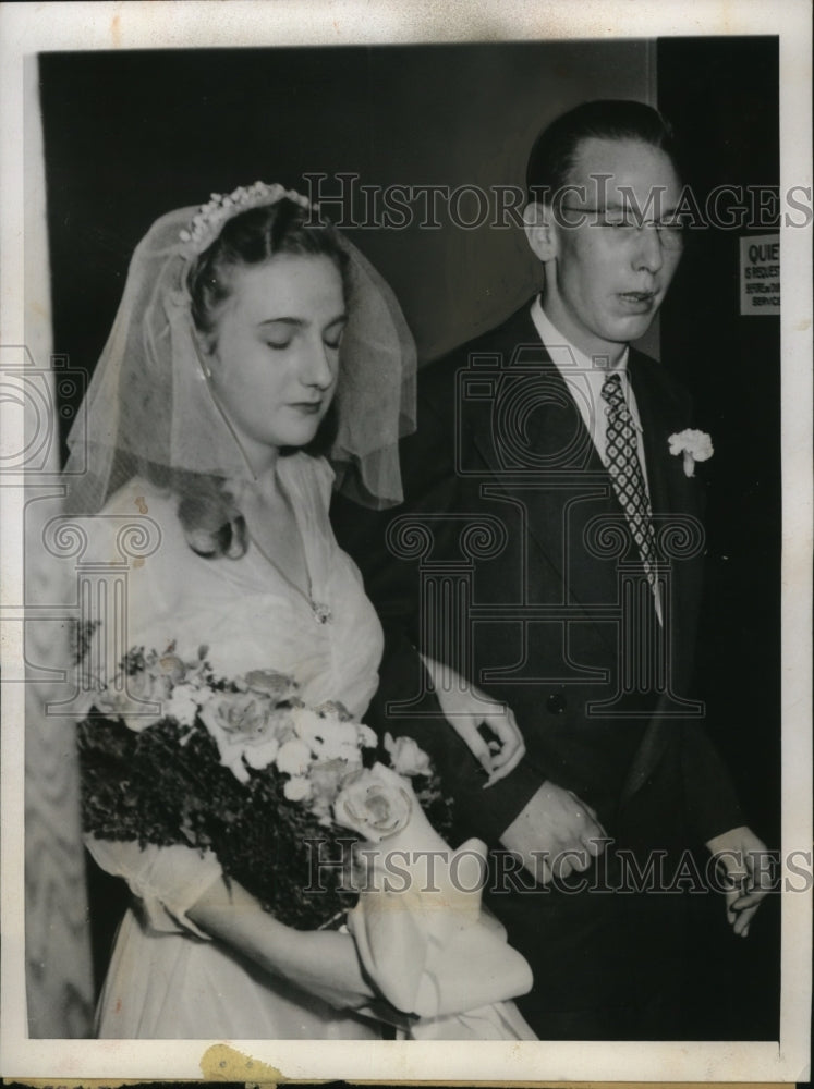 1946 Press Photo Esther Hogrefe Van Scoy Sorlie & husband Donald Sorlie Wed