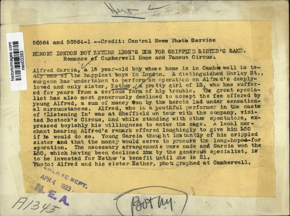 1923 Press Photo Alfred Garcia, Entered Lion Cage for Sister Esther's Surgery