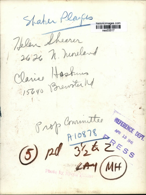 1941 Press Photo Shaker Players Helen Shearer & Clarice Hoskins prop ...