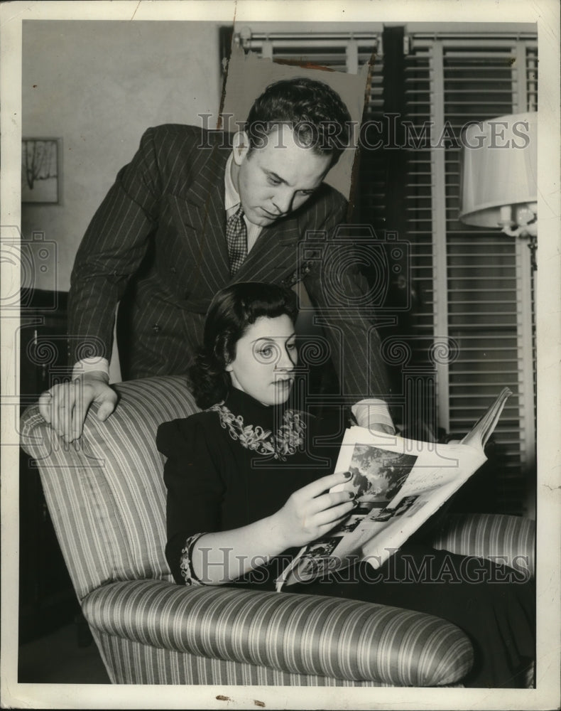 Load image into Gallery viewer, 1938 Press Photo Edna Cantor, Jimmy McHugh of Hollywood to be Married
