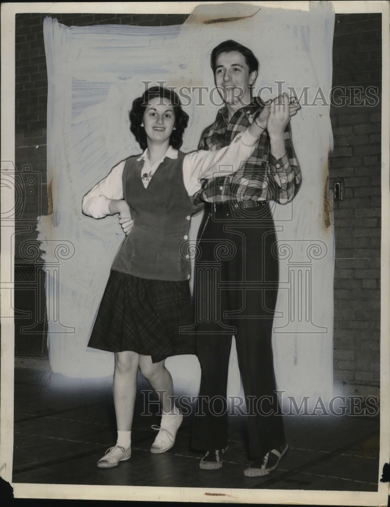 1942 Press Photo Ruth Nudelma,William Roositer Square Dancing, John Adams High
