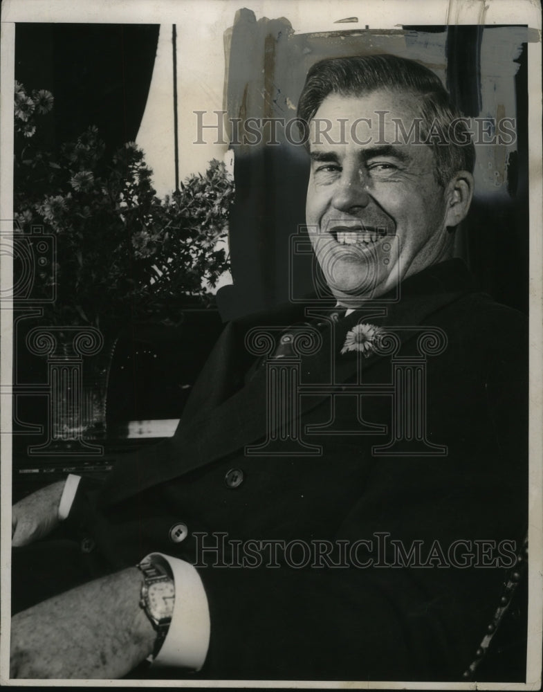 Load image into Gallery viewer, 1939 Press Photo Henry A. Wallace Sec. of Agriculture on his 51st birthday
