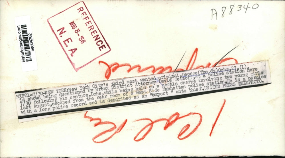 1956 Press Photo George Och's questioned by David Getzoff in New York