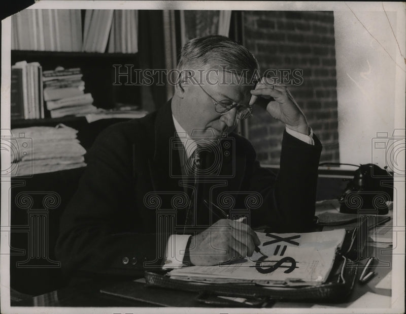 Load image into Gallery viewer, 1936 Press Photo Fynn - neo04267
