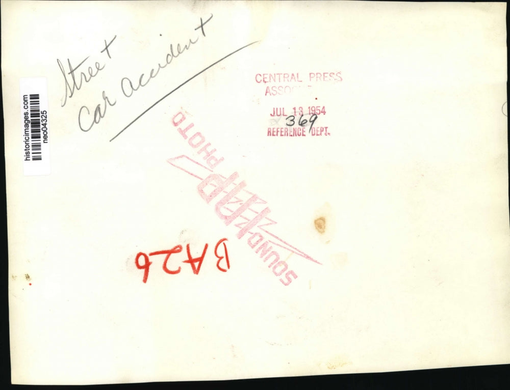 1954 Press Photo Street Car Accident - neo04325