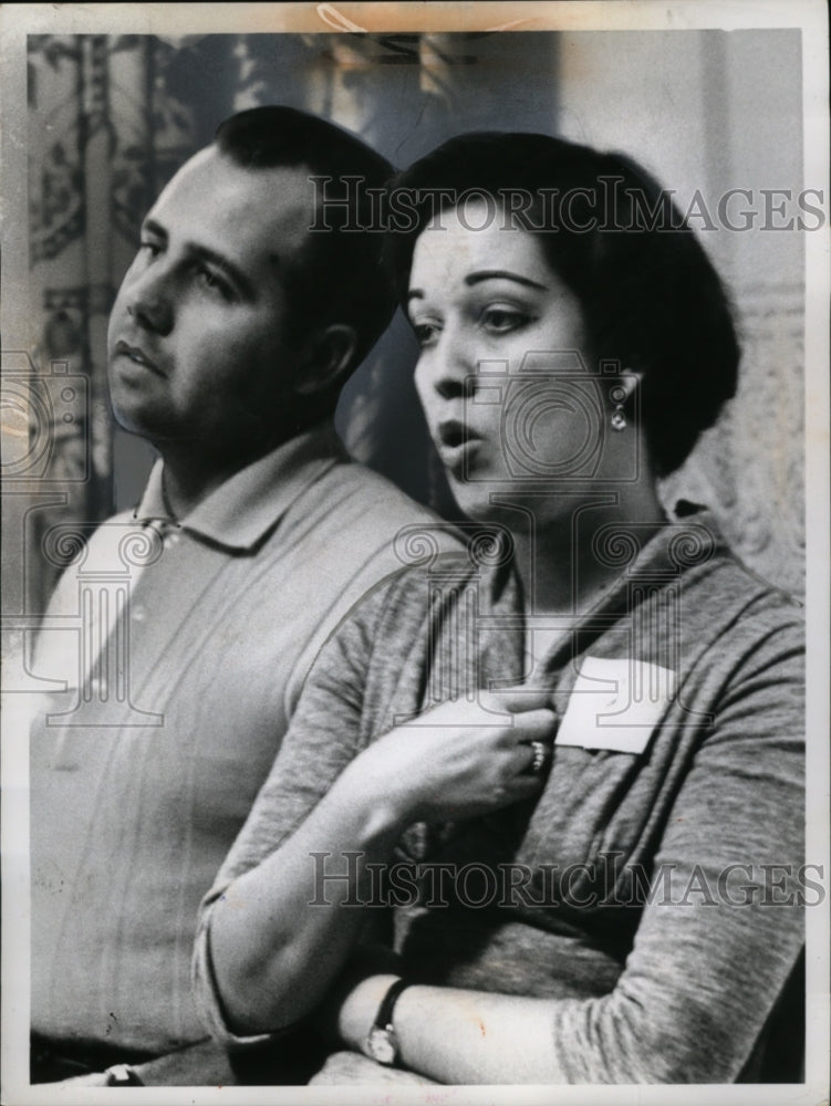 Load image into Gallery viewer, 1962 Press Photo Jesus &amp; Zeida Rios - neo04489
