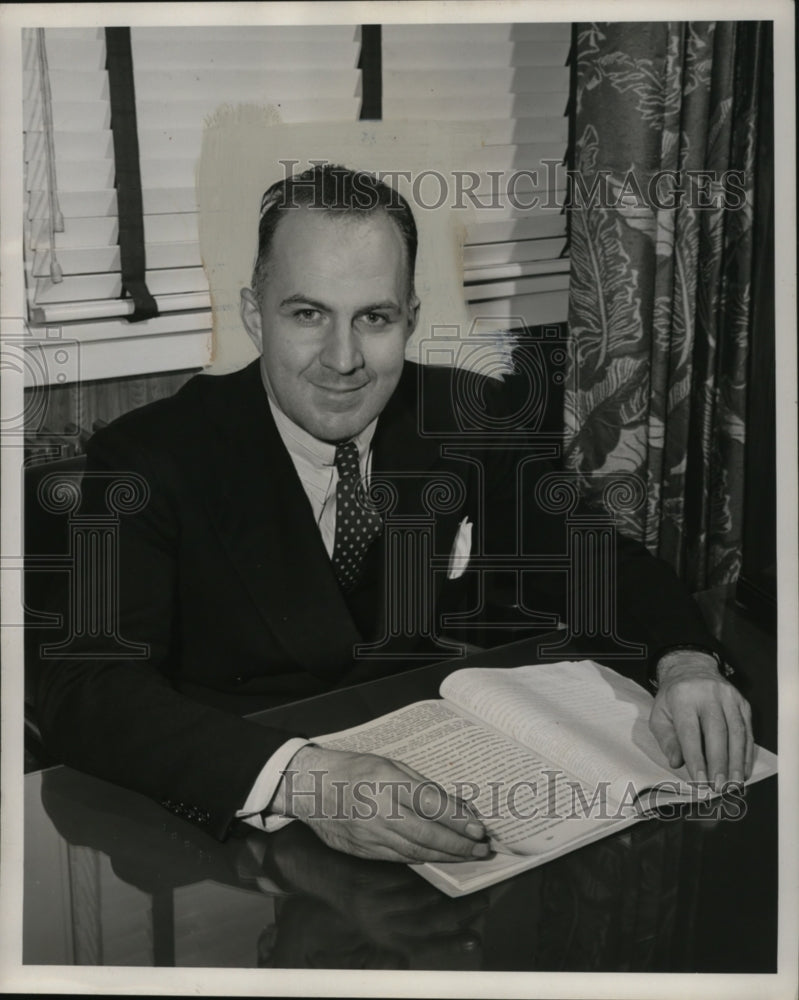 1945 Press Photo Dr. Kent R. Van Hornof Aluminum Company of America - neo04674