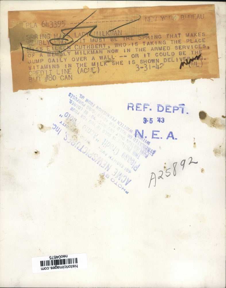 1942 Press Photo Eileen Cuthbert, Female Wartime Milkman of Wembley, England