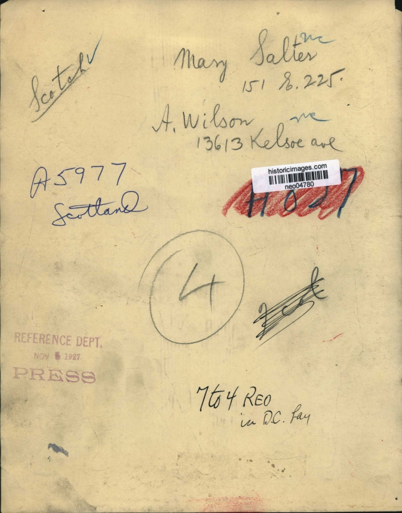 1927 Press Photo Mary Salter, A. Wilson in Scottish Attire - neo04780