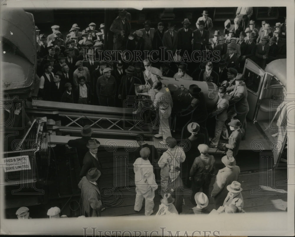 1938 Press Photo Frederick mnite Jr. inside Iron Lung for move to Florida