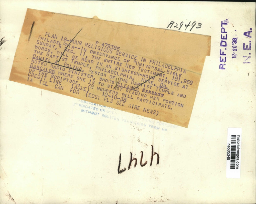 1938 Press Photo Dr. Daniel A. Poling shows Eleanor Barcalow scripture