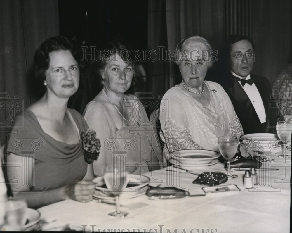 1933 Press Photo Mrs Howard Oliver,, Mrs. Learned Hand, Mrs. Carey Thomas