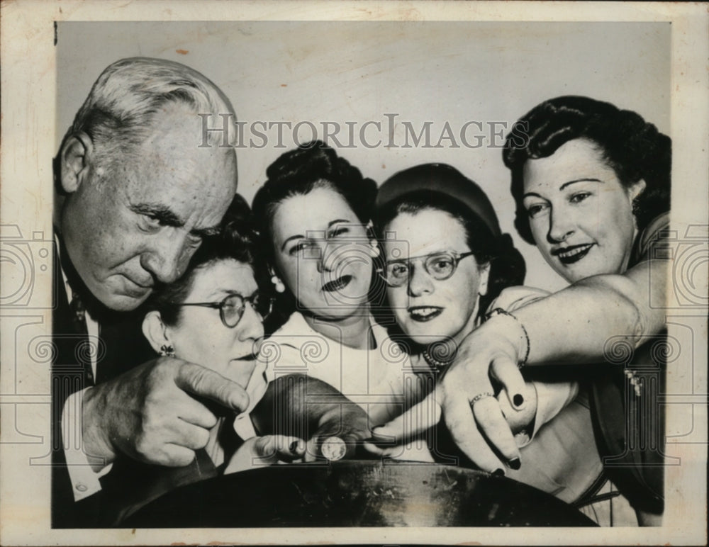 1946 Press Photo James A.O. Callaghan, Ruby Turn, Edith R. Eppley & Della Deacy
