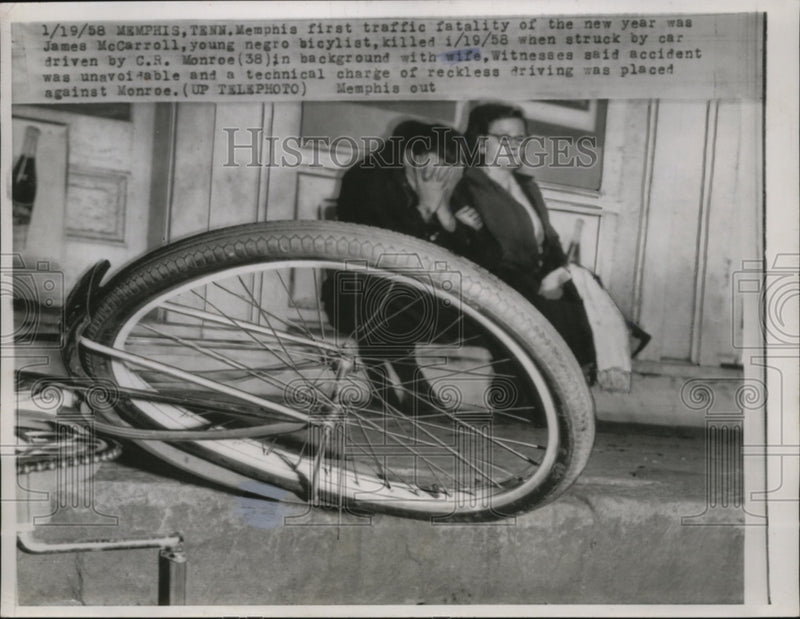 Load image into Gallery viewer, 1958 Press Photo James McCarroll bicyclist killed by car driven by CR Monroe
