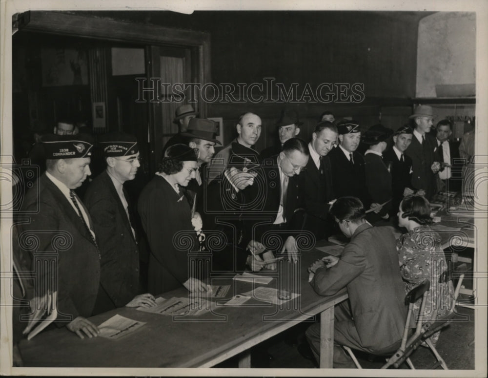 1937 Press Photo Registering at American Legion, New York City - neo05474- Historic Images