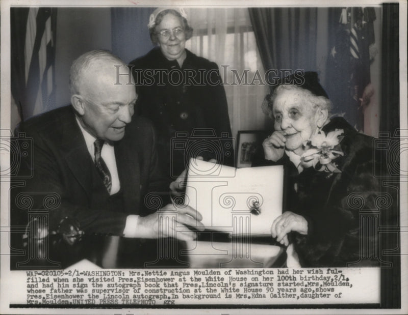 Load image into Gallery viewer, 1955 Press Photo President Eisenhower &amp; Nettie Angus Moulden on 100th Birthday

