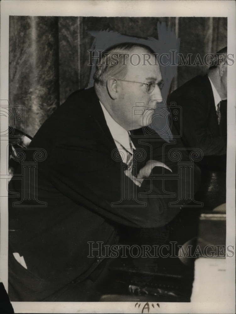 Load image into Gallery viewer, 1936 Press Photo Ernest R. Shaw at Senate Horse Racing Bribery Hearing
