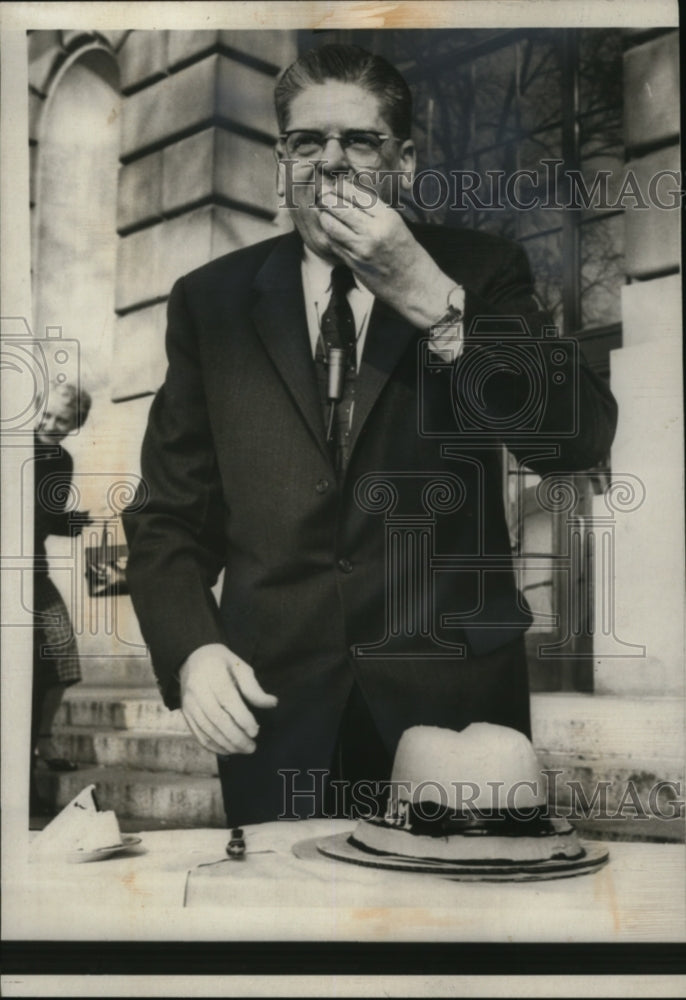Load image into Gallery viewer, 1959 Press Photo Secretary of Labor James P. Mitchell in Washington - neo05724
