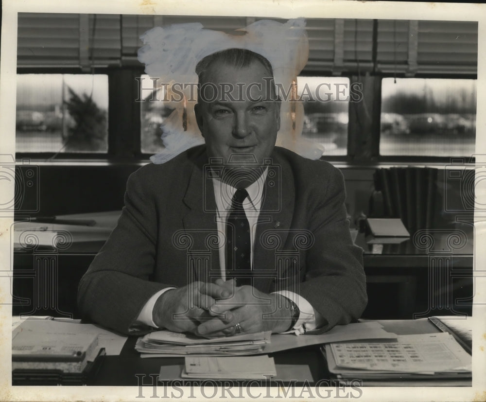 1958 Press Photo Sidney H. Smith of General Motors Corporation - neo05768