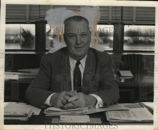 1958 Press Photo Sidney H. Smith of General Motors Corporation - neo05768