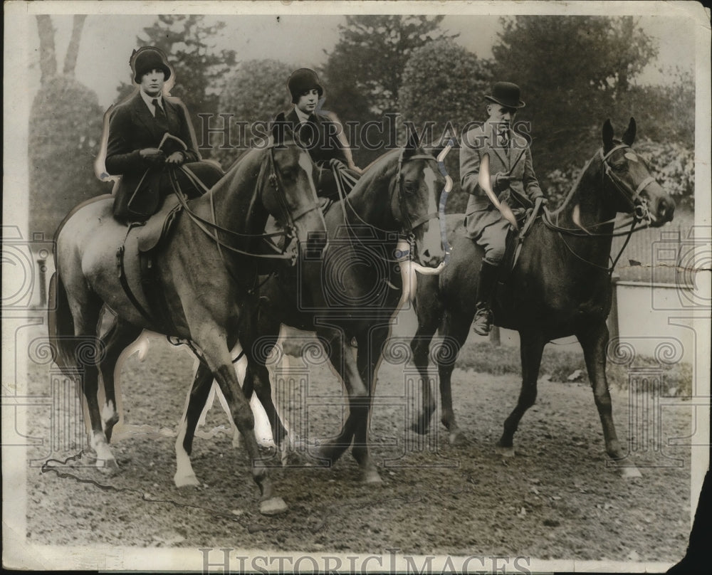 1928 Press Photo Infatas Beatriz & Maria Cristina With Horace Smith in London