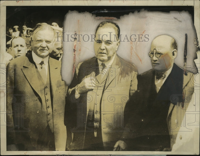 Load image into Gallery viewer, 1929 Press Photo President Irigoyen of Argentine &amp; Herbert Hoover on Cruiser

