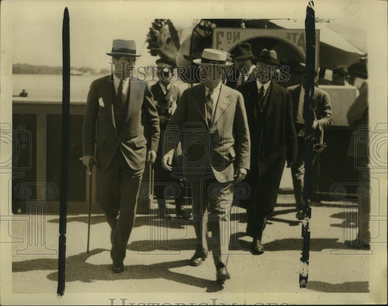 Load image into Gallery viewer, 1934 Press Photo Rev Joseph Sizoo &amp; Harold Irkes - neo05835
