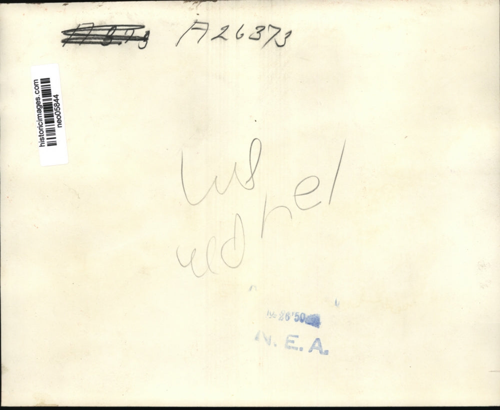 1950 Press Photo Gov. Thomas Dewey talks with reporters at Press Conference