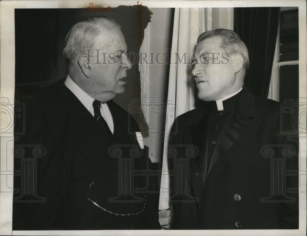 1945 Press Photo Sen. David Walsh & Rev. Richard Cushing attend Inauguration