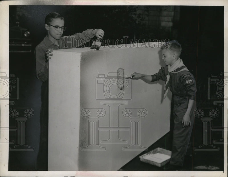 Load image into Gallery viewer, 1958 Press Photo Larry Wright, Stephen Henderson Members boy scout troop 435
