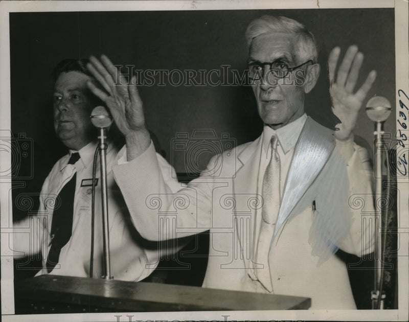 Load image into Gallery viewer, 1936 Press Photo Dr. Francis L. Townsend at Old-Age Pension Convention Cleveland

