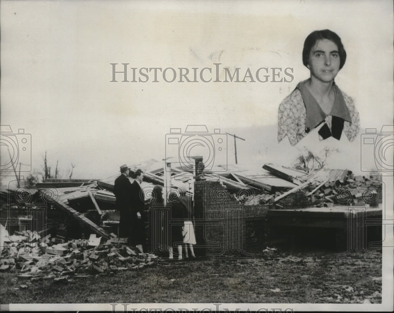 Load image into Gallery viewer, 1933 Press Photo Lucille Jamison Naples Mill School Tornado damage - neo06228
