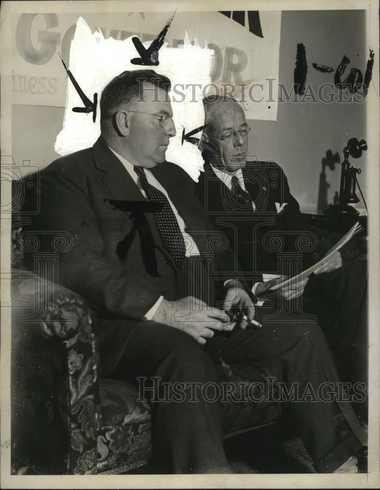 1933 Press Photo Daniel O'Connor, Mayor J.B. Thacker - neo06413