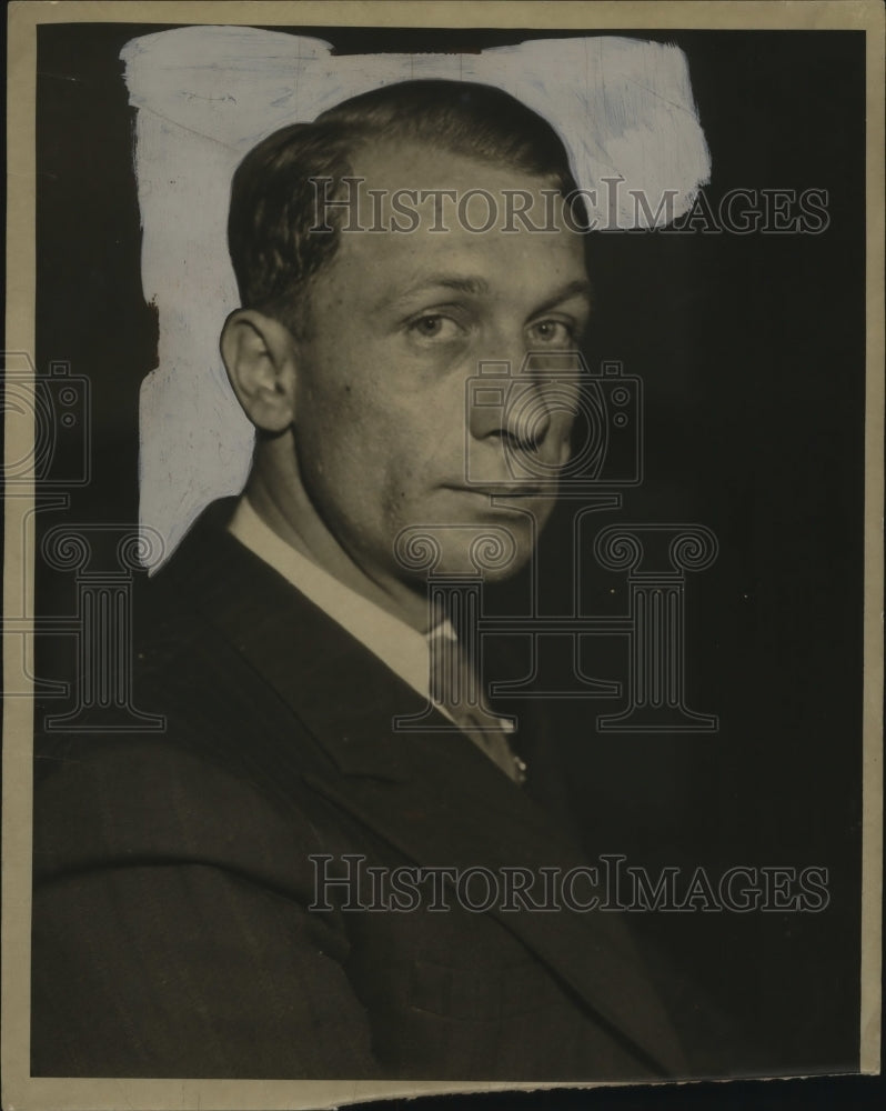 Load image into Gallery viewer, 1932 Press Photo Ambrose Gallagher, Driver of Death Car - neo07096
