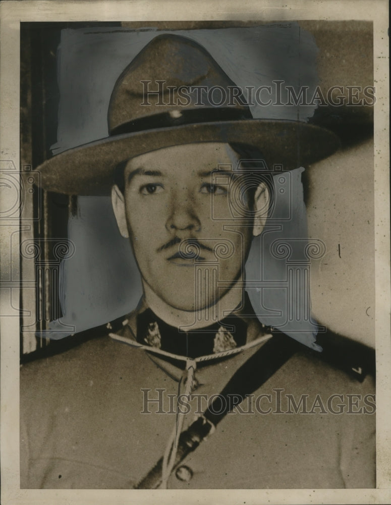 1939 Press Photo Constable Robert Portilance Personal Orderly to King & Queen