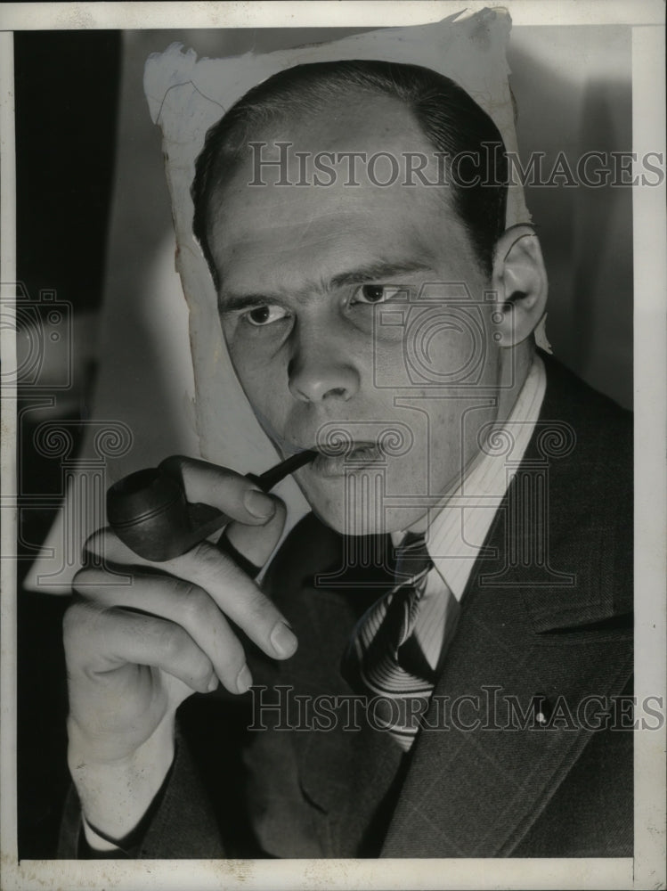 Load image into Gallery viewer, 1939 Press Photo Harvard Jones - neo07584
