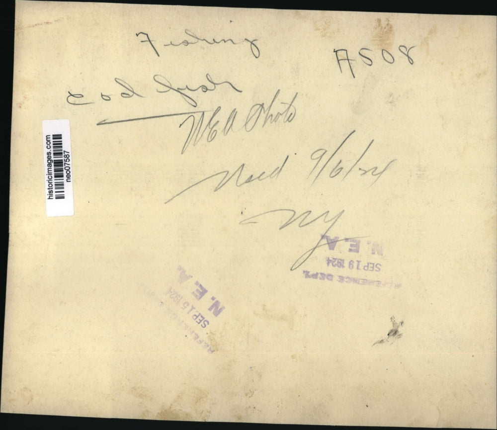 1924 Press Photo Man fishing for Cod - neo07587