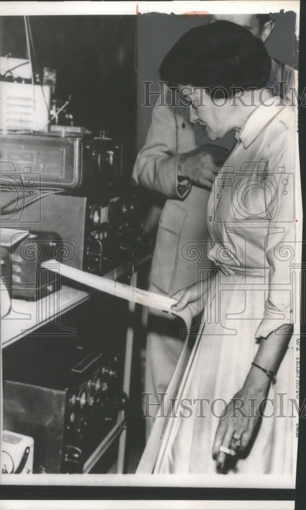 1959 Press Photo Zelma Arment of U.S. Air force Isolation Endurance Testing- Historic Images