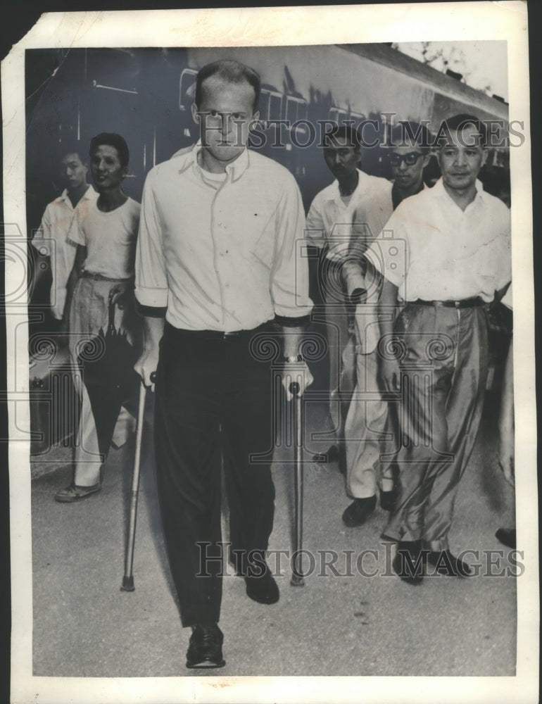 1957 Press Photo Daniel O&#39;Connell, 1 of 41 U.S. youths who visited Red China- Historic Images