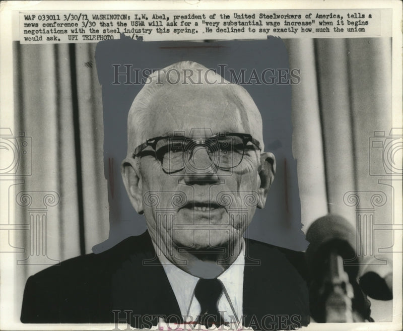 Load image into Gallery viewer, 1971 Press Photo IW Abel of United Steelworkers of America in Press Conference
