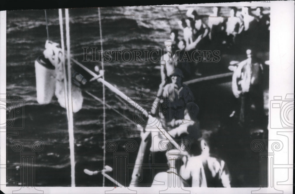 1957 Press Photo Jupiter Missile Recovered After Successful Test Firing