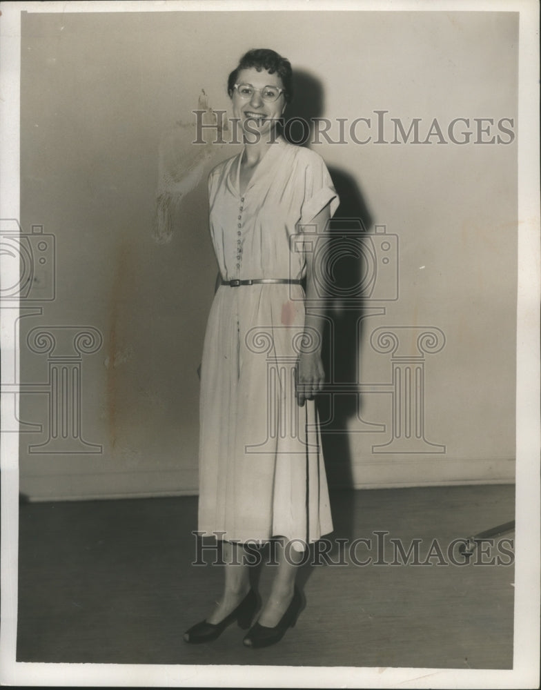 1955 Press Photo Mrs. Naininsha of Cleveland, Ohio - neo08492