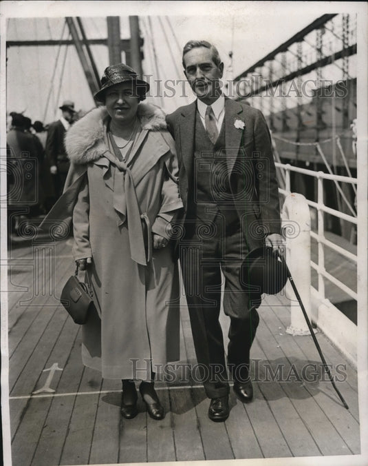 1933 Press Photo Breckenridge Long, New US Ambassador to Italy, Bids Wife Adieu