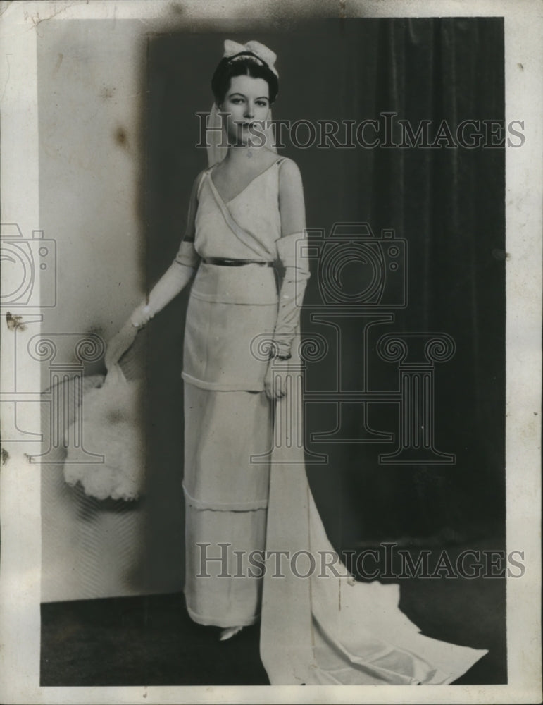1934 Press Photo Gracia Neville in royal British Court Costume - neo09129