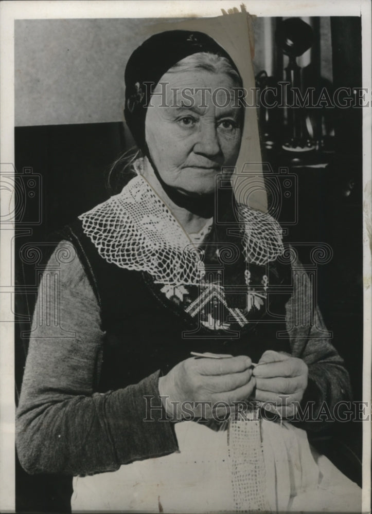 1938 Press Photo Inger Nelson, Ann Sothern's Grandmother & Artist's Model