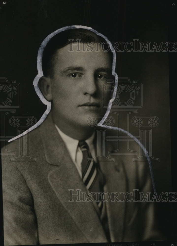 1929 Press Photo Fred L. Bohn, editor of Zanesville Signal newspaper - neo09166