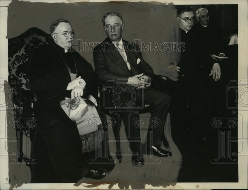 Load image into Gallery viewer, 1933 Press Photo Charles O'Donnell with Gov Al Smith at Notre Dame Ceremonies
