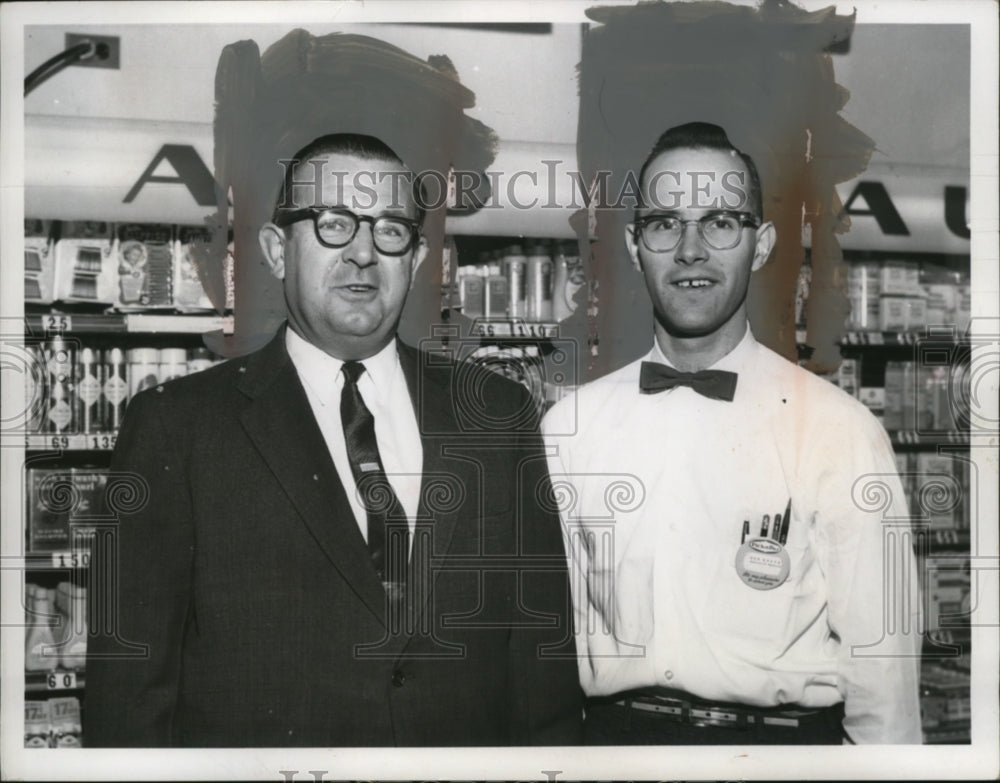 1959 Press Photo Cleveland Pick-n-Pay Employees Kurti & Rozlozny - neo09574