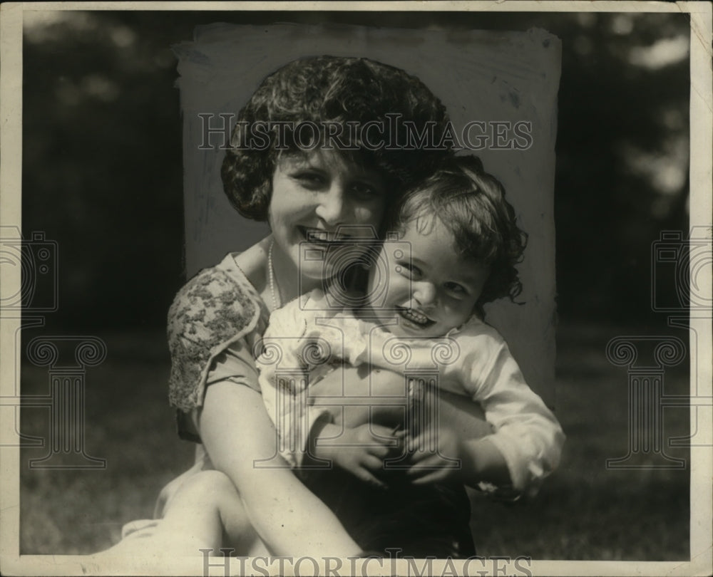 1924 Press Photo Virginia Lee Boyer with Bill William her prize winning son